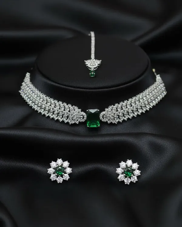Green_Brass_Necklace_Set_For_Women